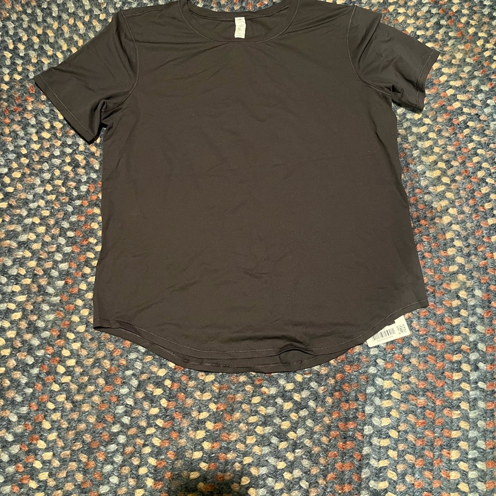 Lululemon Women’s Black Short Sleeve Tee - size 6